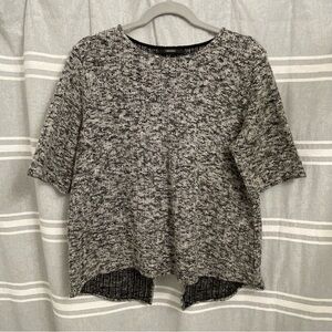FOREVER 21 / Black & White Slit Back Short Sleeve Sweater Size M